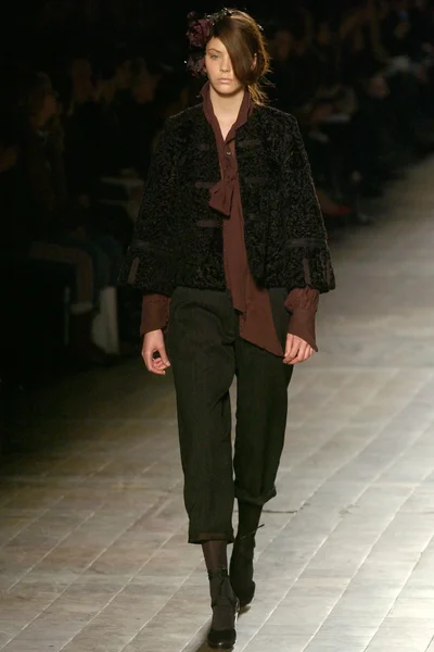 Look 32